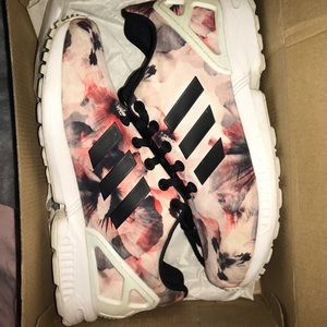 Baby pink Floral print Women’s Adidas sneakers